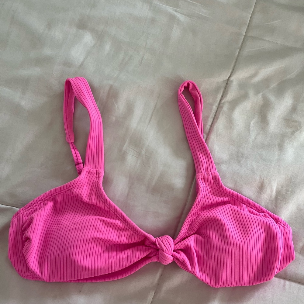 Swimsuits - Picture 4 of 6